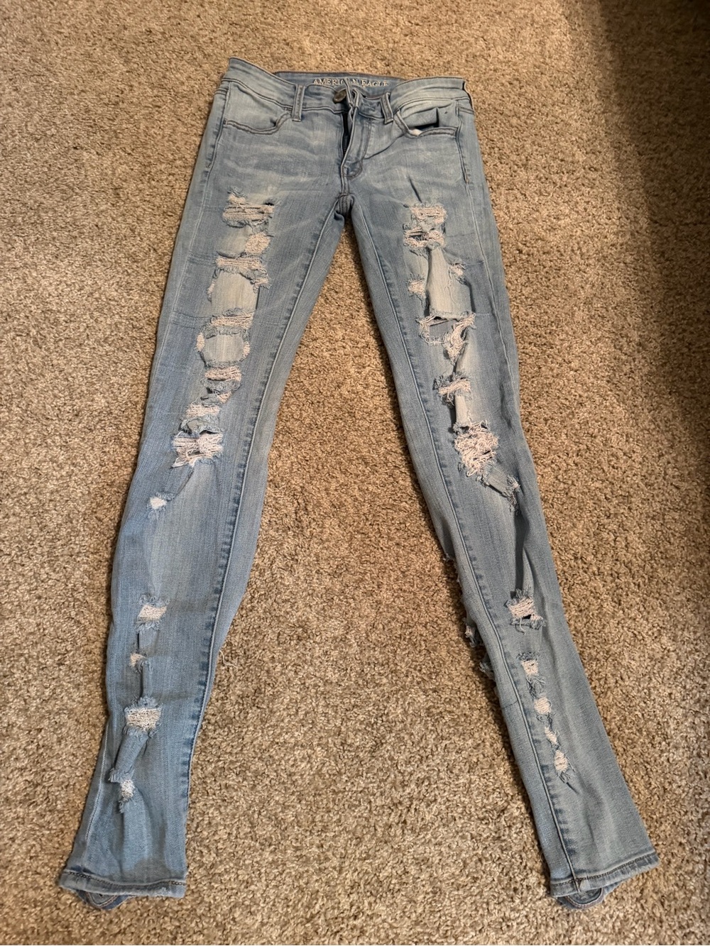 Women’s American Eagle Outfitters Ripped Skinny Jeans Super Stretch